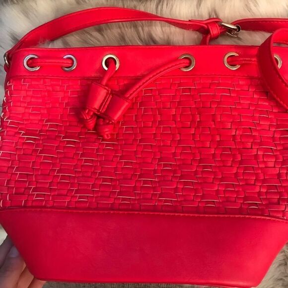 Red Straw Crossbody Bag - Picture 6 of 11